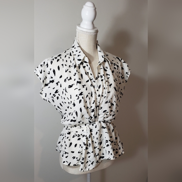 GILLI women's blouse size Medium NWT - Picture 3 of 13